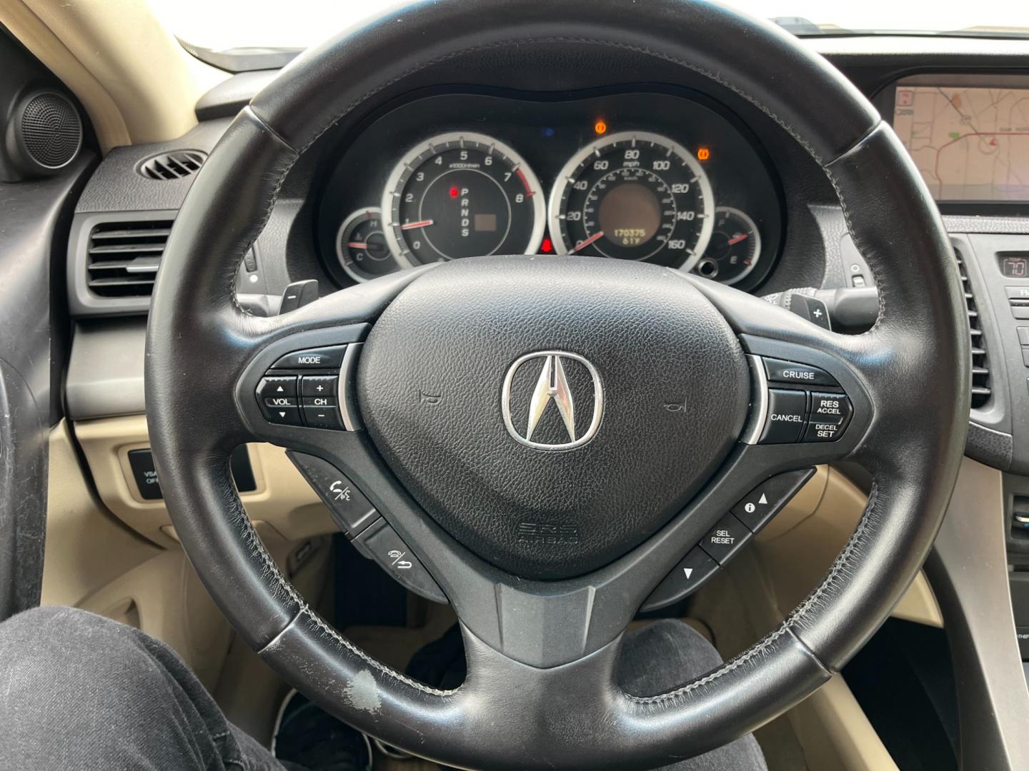 2009 white /TAN Acura TSX 5-Speed AT (JH4CU26639C) with an 2.4L L4 DOHC 16V engine, 5-Speed Automatic Overdrive transmission, located at 14700 Tomball Parkway 249, Houston, TX, 77086, (281) 444-2200, 29.928619, -95.504074 - Photo#16